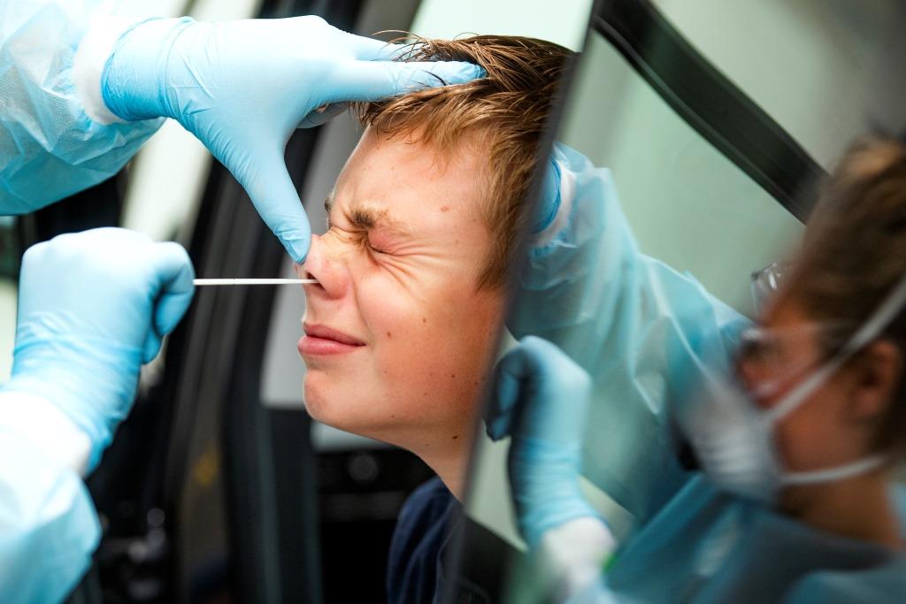 Opening L-sneltestlocatie Bergen op Zoom en sluiting teststraat Etten-Leur