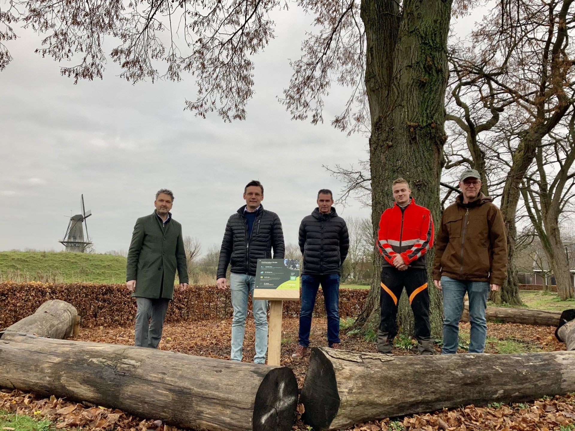 Tien bomen in Altena krijgen een TreeTag