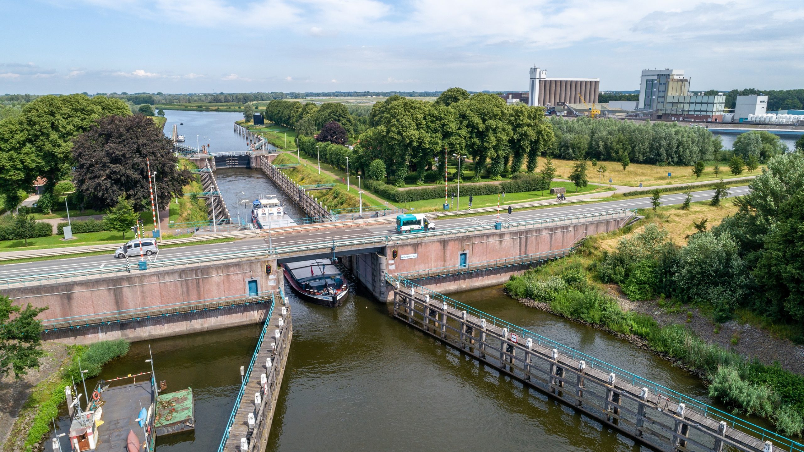 Wilhelminasluis gestremd van 23 september tot 16 november
