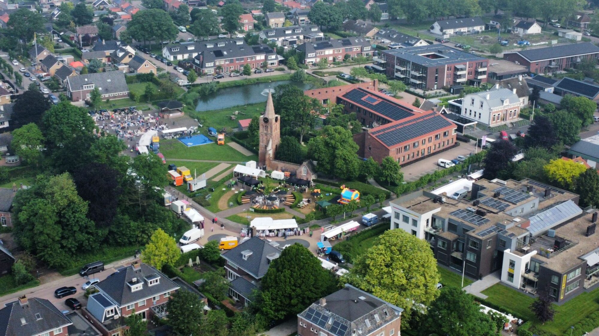 Aelse Dag Andel: markt, terras en muziek rond de Romboutstoren